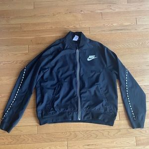 Nike windbreaker